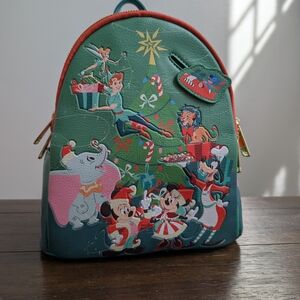 ✨ 2023 Disney Parks Loungefly Christmas Mini Backpack